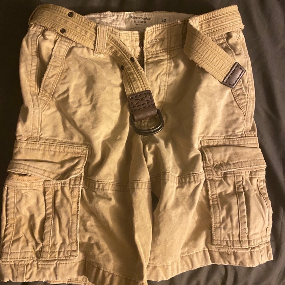 Men’s Abercrombie and Fitch cargo shorts